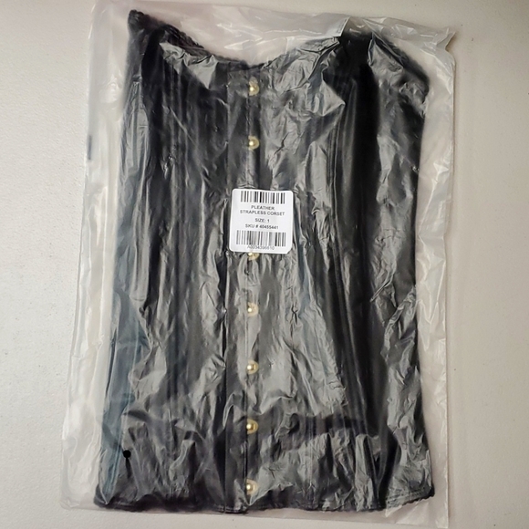 ❤️NWT VINTAGE TORRID BLACK FAUX LEATHER CORSET HOOK & EYE LACED BACK LINGERIE - Picture 5 of 12